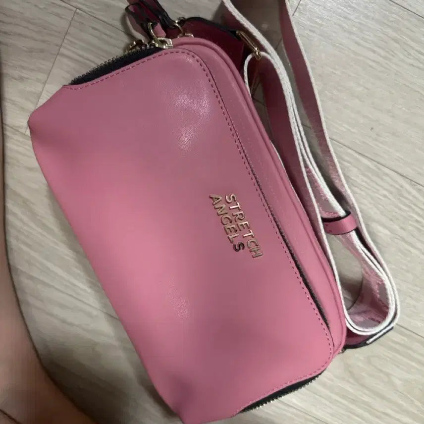 [BUNJANG] Stretch Angels Pink Crossbody Bag / 스트레치 엔젤스 핑크 크로스백