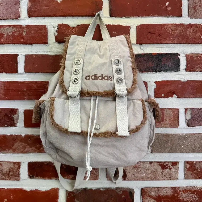 [BUNJANG] Adidas Suede Shearling Backpack / (OS)아디다스 희귀 스웨이드 시어링 백팩