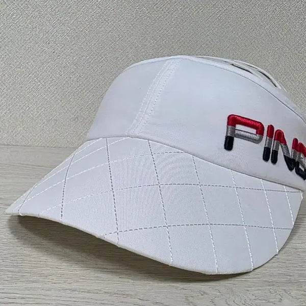 [BUNJANG] PING White Golf Cap Sun Cap 56cm / 핑 화이트 골프모자 골프썬캡 56cm
