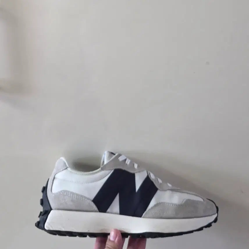 [BUNJANG] New Balance 327 MS327FE Sea Salt White Black Running Shoes / [280] 뉴발란스 327 씨솔트화이트블랙