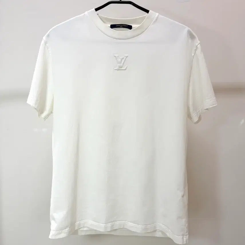[BUNJANG] Louis Vuitton Embossed Short Sleeve T-Shirt White / 루이비통 엠보스드 반팔 [새상품급]