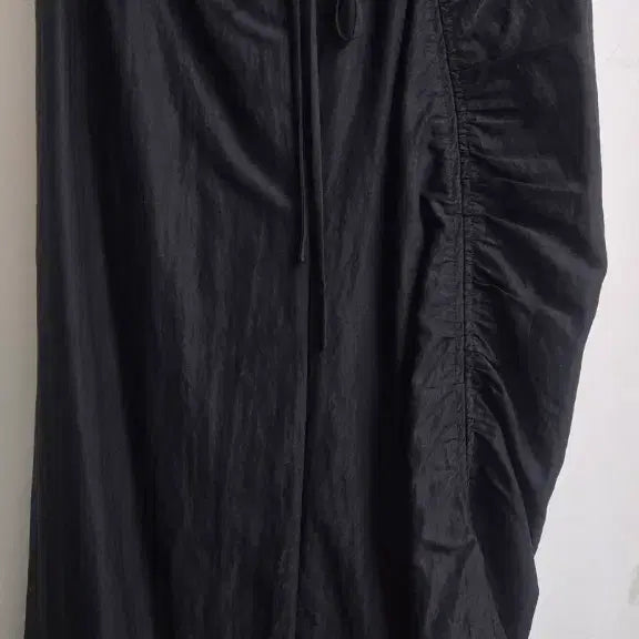 [BUNJANG] RAIVE Shirring Slit Long Skirt / RAIVE 레이브 셔링 슬릿 롱스커트