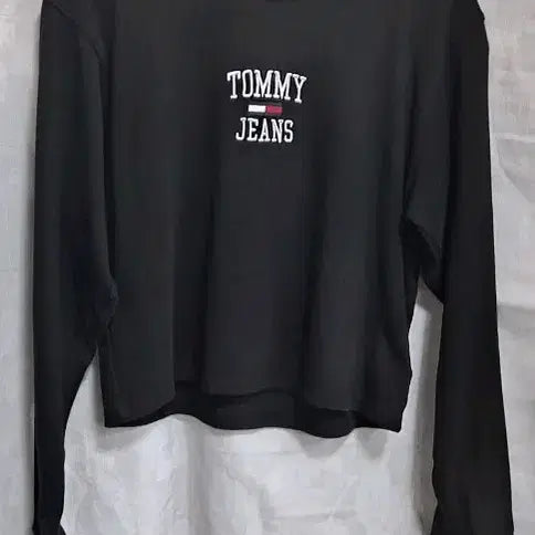 [BUNJANG] Tommy Jeans Black Cropped Sweatshirt / 타미진스 블랙 크롭 맨투맨