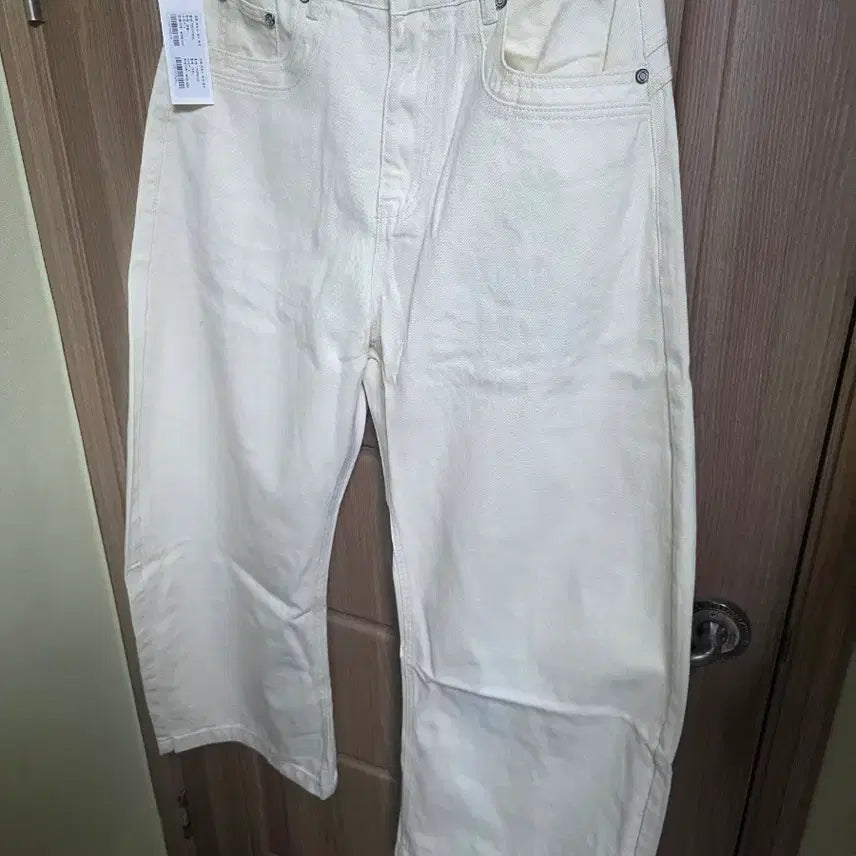 [BUNJANG] Take Easy Cotton Curved J Pants Cream L / 테이크이지 코튼 커브드 제이 팬츠(크림L) 팔아요