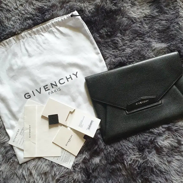 [BUNJANG] Givenchy Envelope Clutch Bag / 지방시 엔벨롭 클러치백