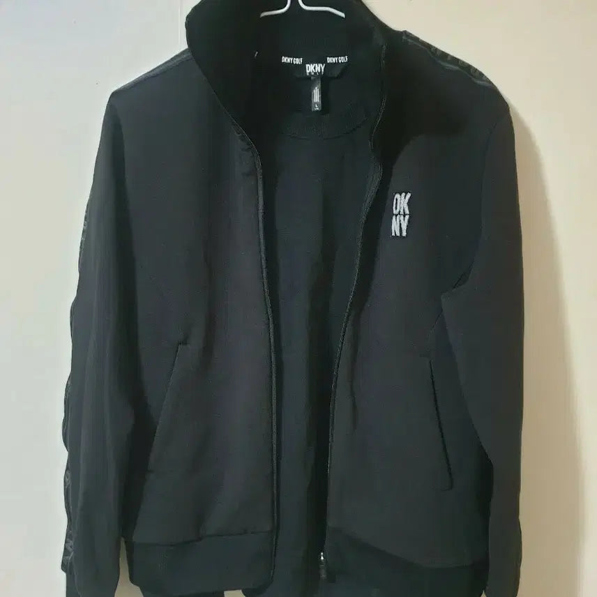 [BUNJANG] DKNY Black Logo Zip-Up Jacket (L) / DKNY 골프 블랙 집업 자켓등