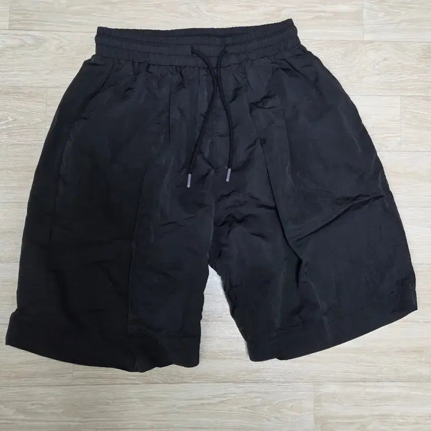 [BUNJANG] Balute Bermuda One-Tuck Shorts (Black, Size 3) / [발루트] 버뮤다 원 턱 쇼츠 (블랙, 3사이즈)
