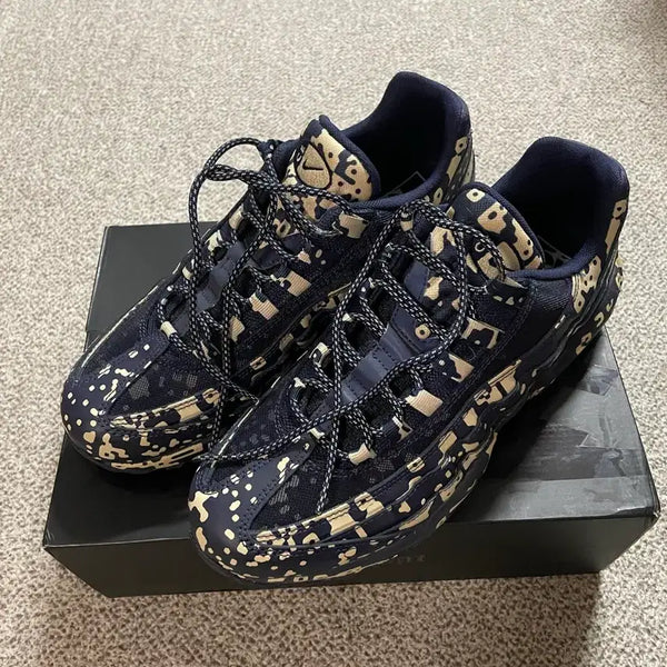 [BUNJANG] Nike x Carhartt WIP Air Max 95 (280mm) / 카브엠트 나이키 맥스95 280
