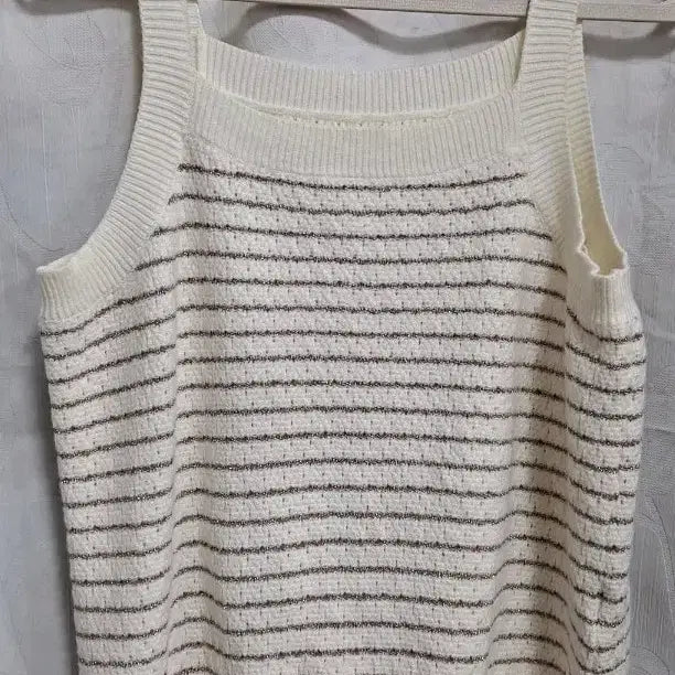 [BUNJANG] Flamingo Stripe Pattern Knit Sleeveless Top / 후라밍고(FLAMINGO) 스트라이프 패턴 니트 민소매 탑