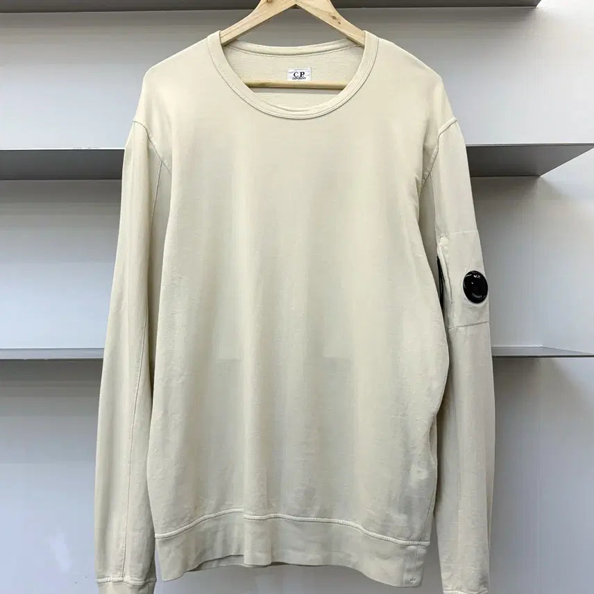 [BUNJANG] CP Company 21FW Lens Logo Crewneck / 씨피컴퍼니 21FW 렌즈 와펜 크루넥