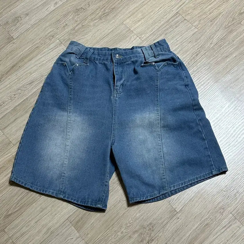 [BUNJANG] Blue Washed Denim Diagonal Cut Shorts / 청색 워싱 데님 사선절개 반바지