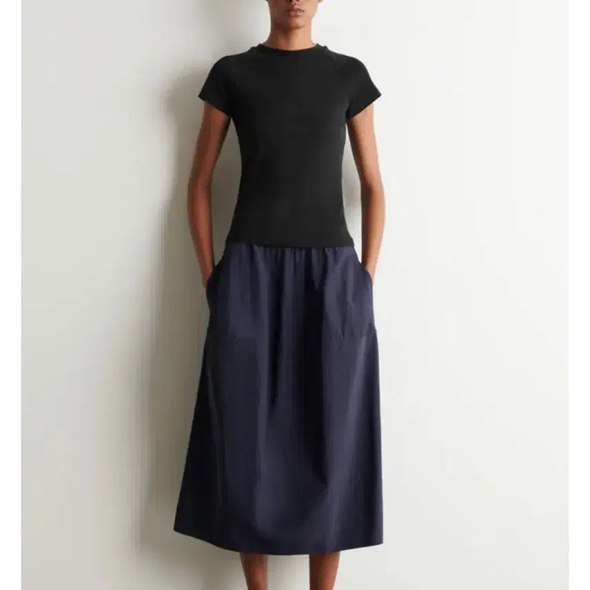 [BUNJANG] COS Sculpted Nylon Midi Skirt / COS 스컬프티드 나일론 미디 스커트