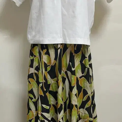 [BUNJANG] N21 100% Silk Patterned Long Skirt (S-M) / N21 여성 패턴 롱 스커트(실크100%)s-m
