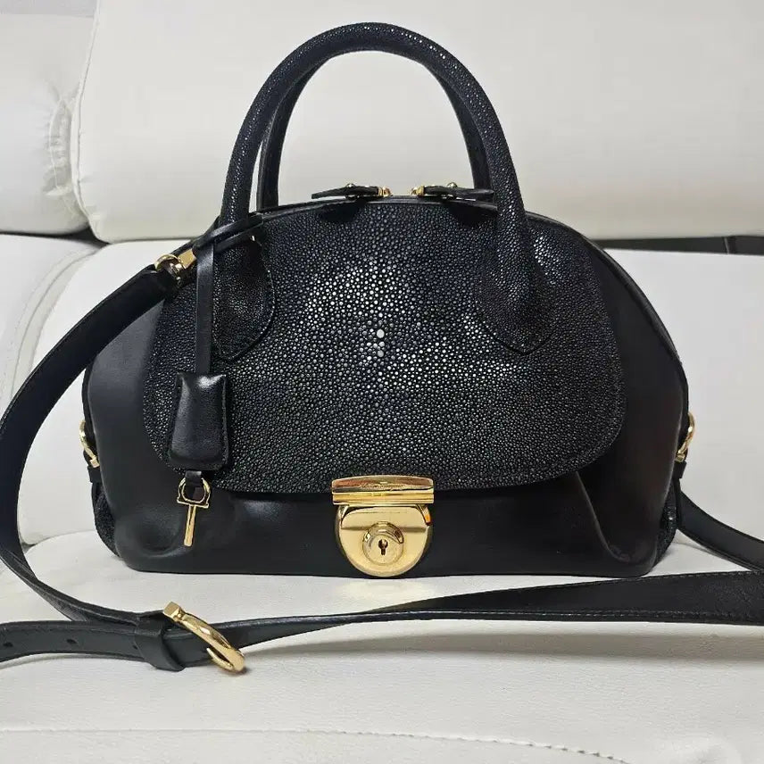 [BUNJANG] Salvatore Ferragamo Fiamed Tote Bag Black / 살바토레 페라가모 피암드 토트백