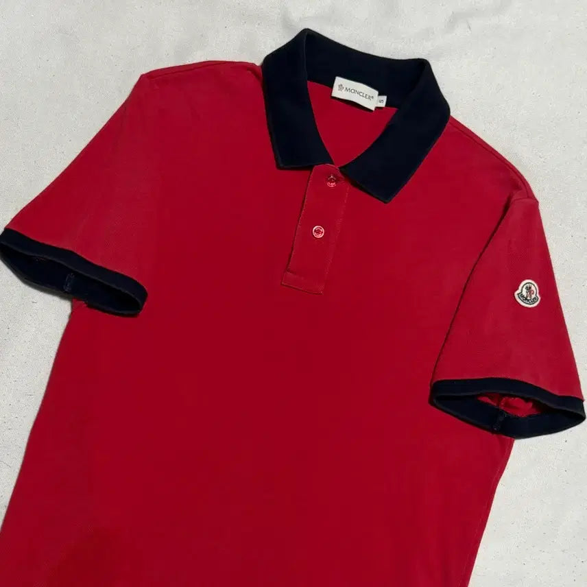 [BUNJANG] Moncler Red Collar Short Sleeve T-Shirt Size S / S 몽클레어 레드 카라 반팔티