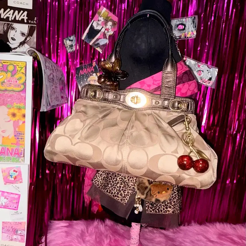 [BUNJANG] Coach Signature Turnlock Carryall Bag - Champagne Beige / 클래식) Coach 코치 시그니처 턴락 캐리올백 샴페인베이지