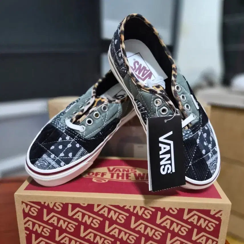[BUNJANG] Vans Authentic DX Patchwork Paisley Leopard Sneakers / 반스 어센틱 DX 패치워크 220 새상품