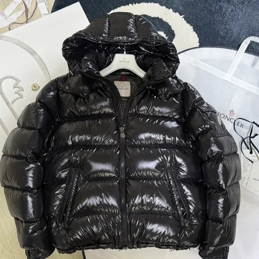 [BUNJANG] Moncler Maya Down Jacket Black Size 5 to Size 4 Exchange / 몽클레어 마야 5사이즈->4사이즈로 교환 (백화점 풀구성)
