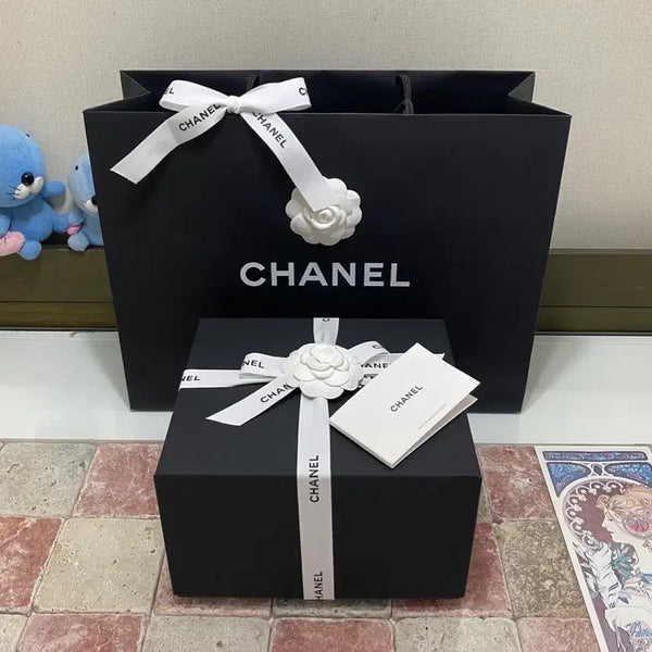 [BUNJANG] Chanel Mini Bag Box Set with Booklet, Ribbon, Camellia, and Shopping Bag / 샤넬 미니백 박스(24x21x14)+북렛+리본+까멜리아+쇼핑백
