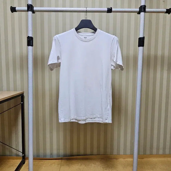 [BUNJANG] Uniqlo Supima Cotton T-shirt - White (Size M/100) / 유니클로 티셔츠 수피마 M