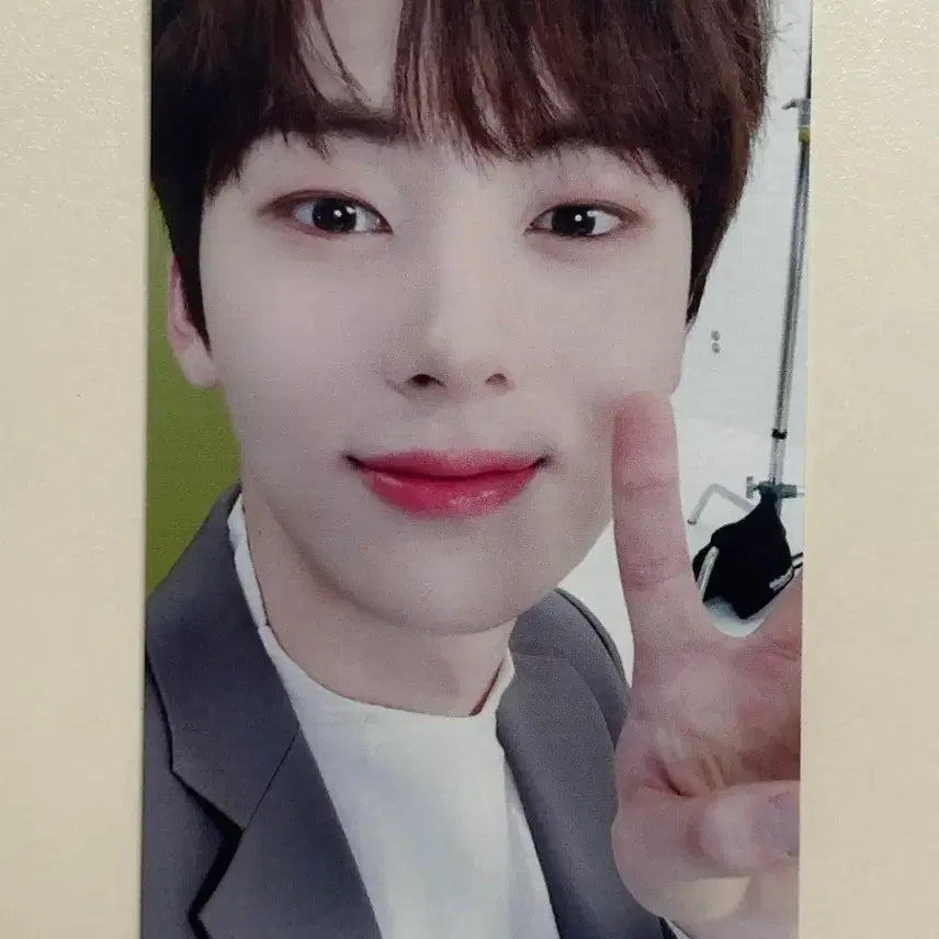 [BUNJANG] Hwang Minhyun NU'EST Love Zone Entrance Photocard / 황민현 뉴이스트 러브존 입장포카