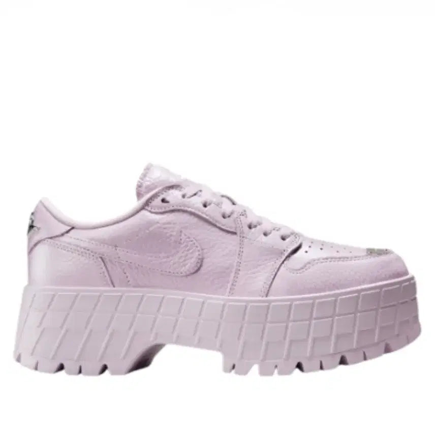[BUNJANG] Nike Jordan 1 Brooklyn Low Doll Metallic Silver Women's Shoes / 나이키 조던 1 브루클린 로우 돌 메탈릭 실버