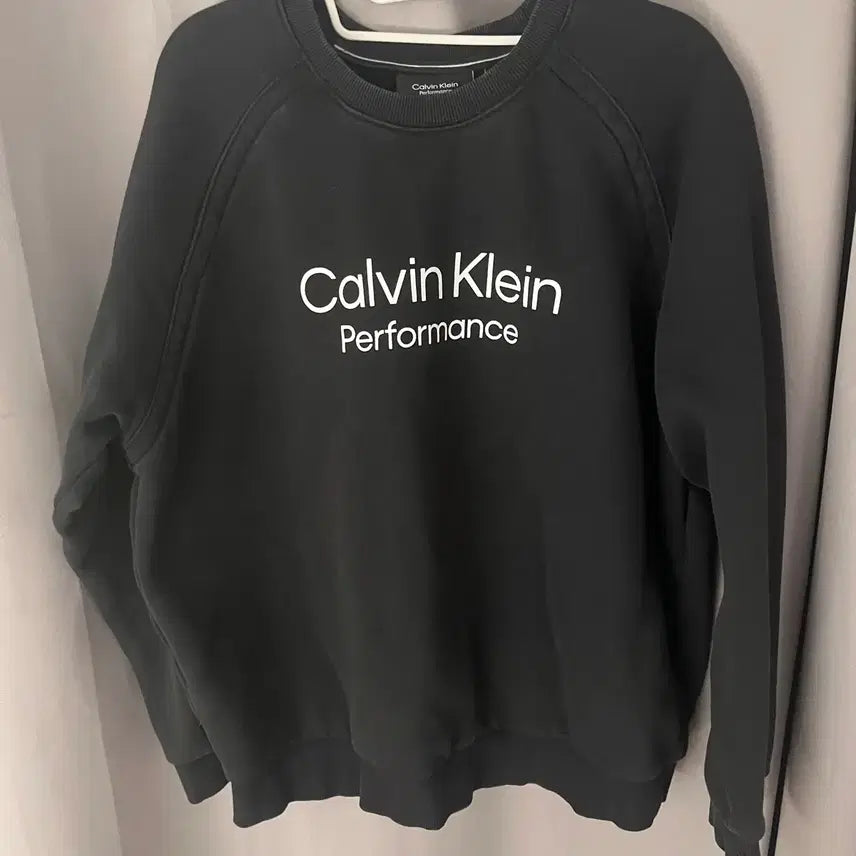 [BUNJANG] Calvin Klein Performance Black Big Logo Sweatshirt Unisex / 캘빈클라인 퍼포먼스 블랙 맨투맨 빅로고 남녀공용