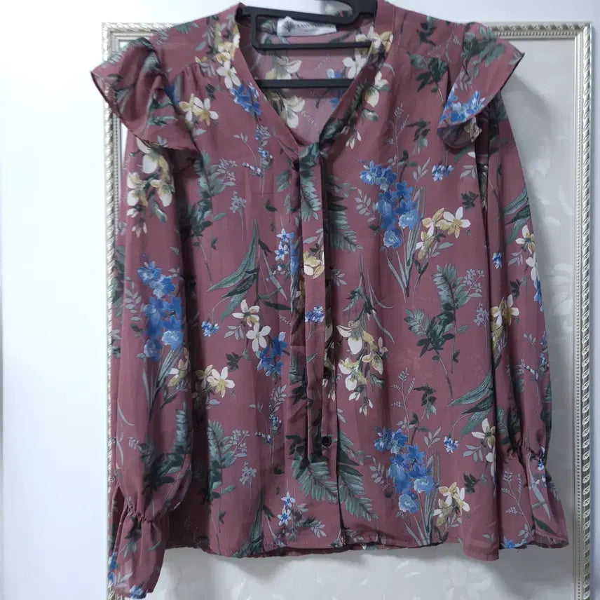 [BUNJANG] Floral Pattern Frill Blouse / 플로럴 패턴 프릴 블라우스