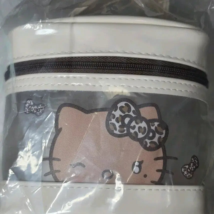 [BUNJANG] WakeMake x Hello Kitty Gya-ru Kitty Pouch / 웨이크메이크 갸루키티 파우치 헬로키티 헤이세이 갸루