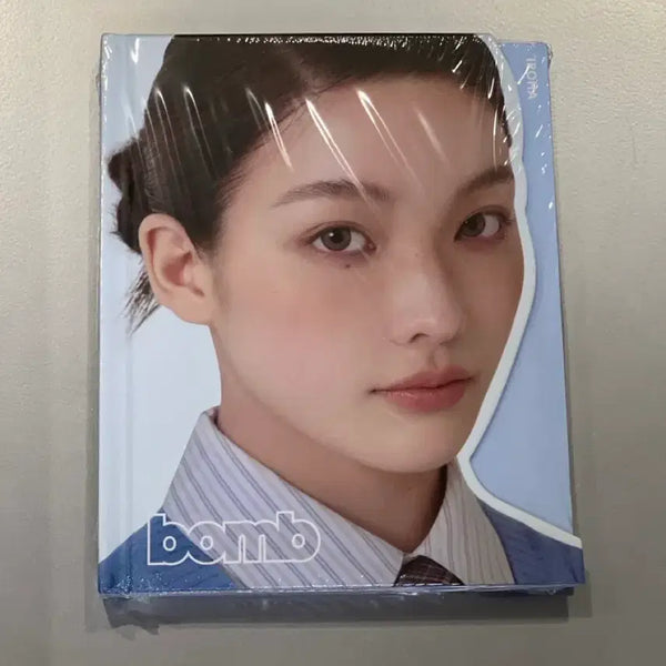 [BUNJANG] ILLIT IROHA Mini 3rd Album 'bomb' Glitter Version (Sealed) / (미개봉) 아일릿 이로하 미니3집 bomb 글릿 버전