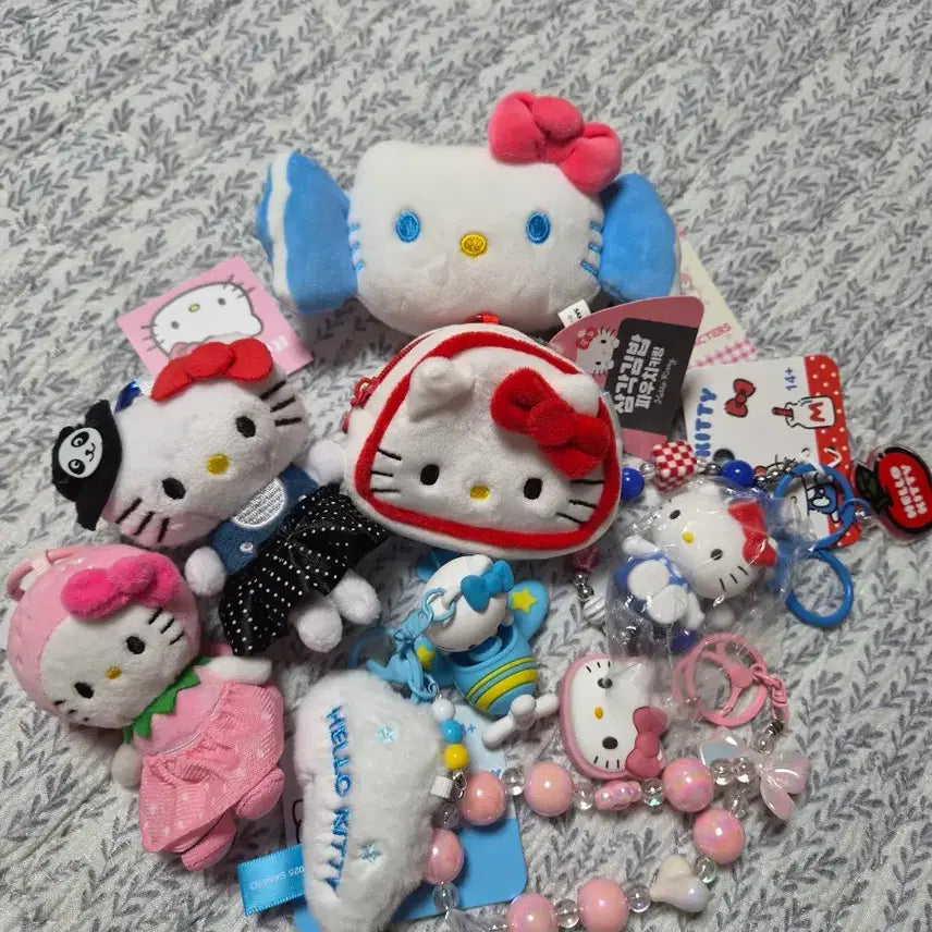 [BUNJANG] Hello Kitty Plush Keychain / 헬로키티 인형 키링