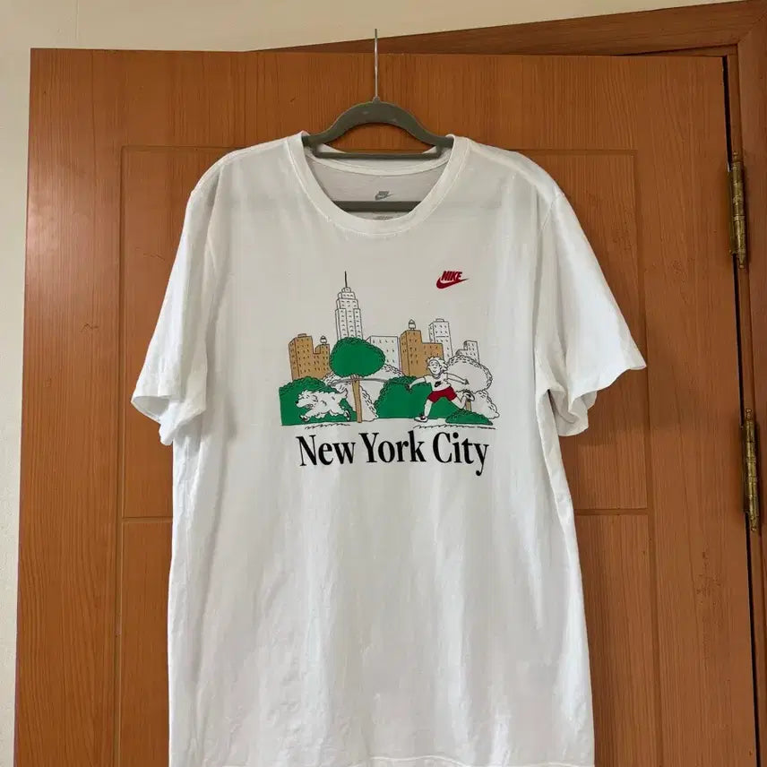 [BUNJANG] Nike NYC Graphic T-Shirt White Medium / 나이키 뉴욕시티 반팔티 화이트 M