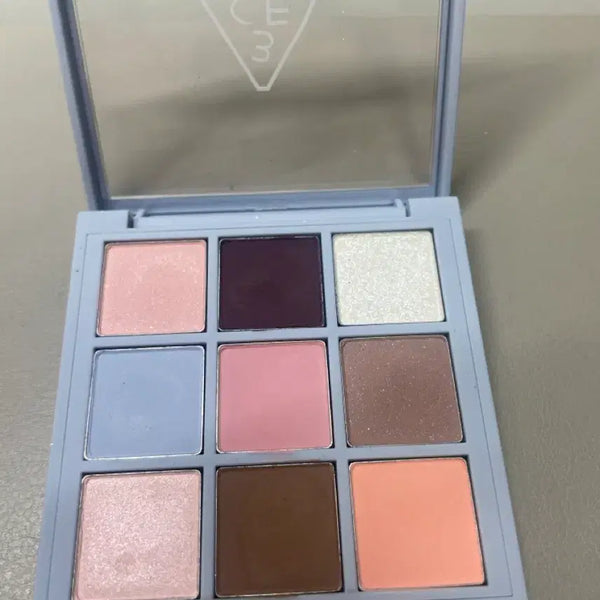 [BUNJANG] 3CE Multi Color Eyeshadow Palette First Bloom / 3CE 멀티 컬러 아이섀도우 팔레트 퍼스트블룸 제발 사주세요ㅠㅠ