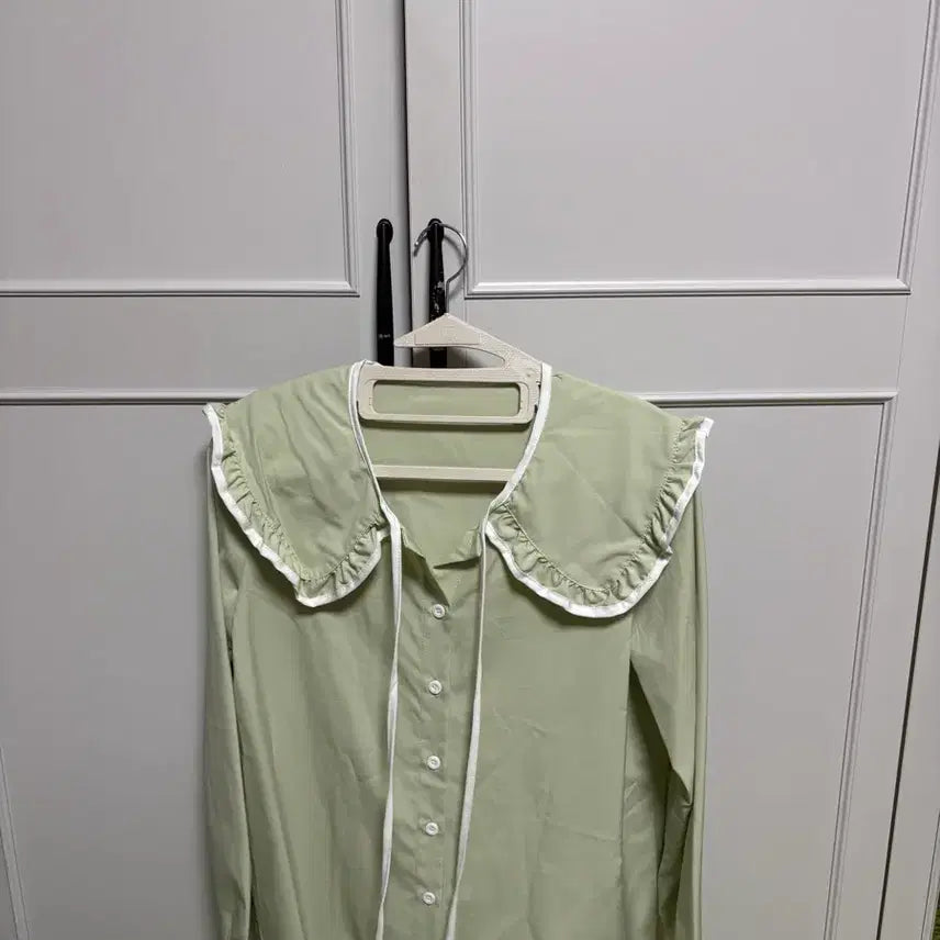 [BUNJANG] Green Frill Collar Blouse / 그린 프릴 카라 블라우스