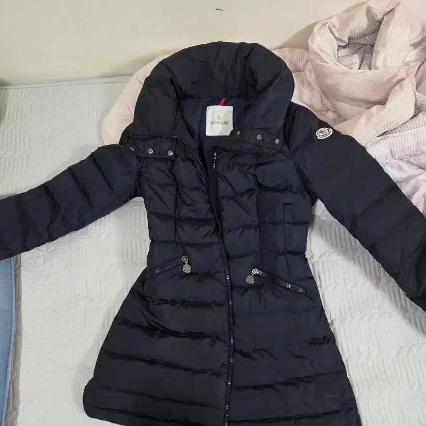 [BUNJANG] Moncler Women's Padded Jacket Navy Size 00 / 몽클레르 여성 패딩 네이비 00사이즈