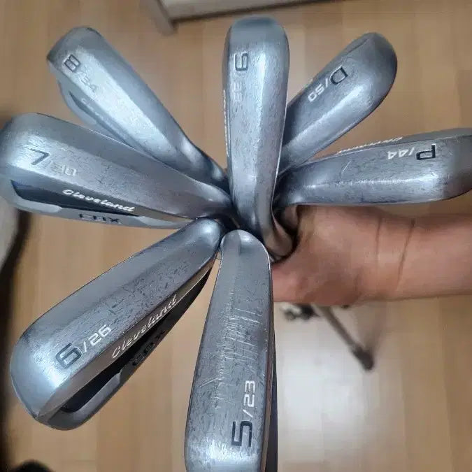 [BUNJANG] Cleveland Launcher CBX Iron Set with Premium KBS C-Taper Shafts / 클리블랜드 아이언 세트(프리미엄샤프트)