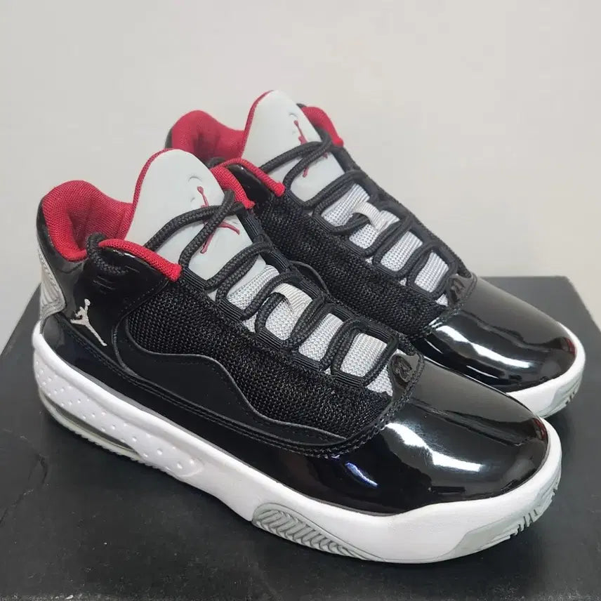 [BUNJANG] Nike Air Jordan Max Aura 2 Black Cement GS 235mm / 나이키 에어 조던 맥스 아우라 2 블랙 시멘트 235mm