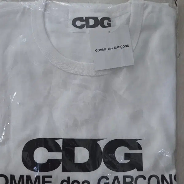 [BUNJANG] Comme des Garçons CDG Logo T-Shirt White XL / 꼼데가르송 CDG 로고 반팔티 화이트 XL(새제품)