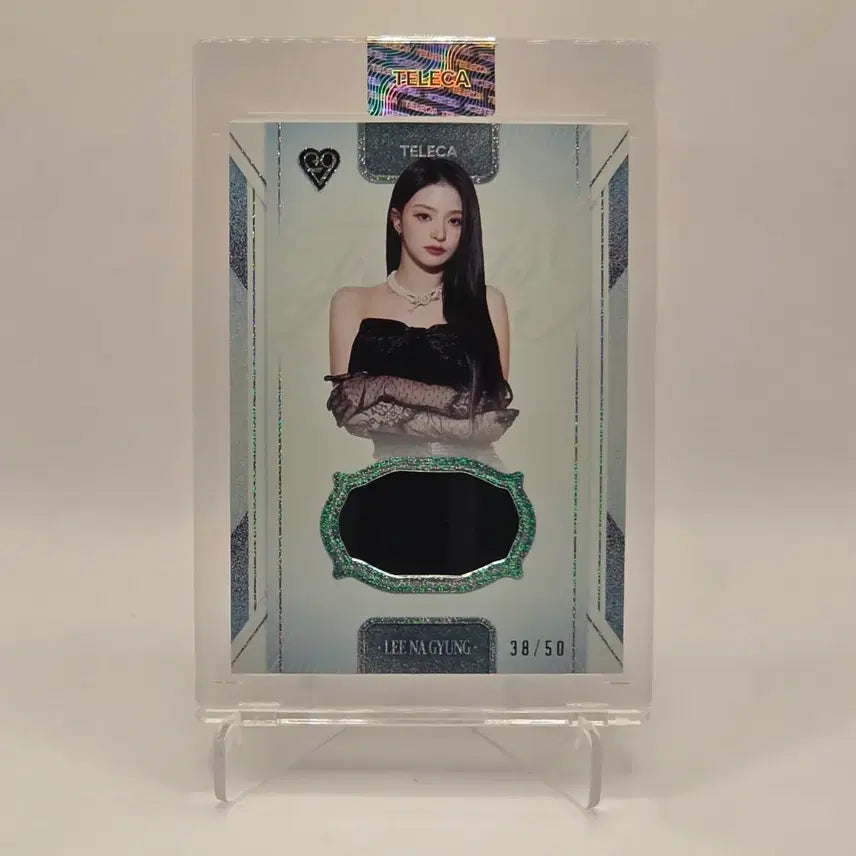 [BUNJANG] fromis_9 Lee Nagyung Worn Scarf Relic Photocard / 테레카 프로미스나인 이나경 실착 스카프 렐릭 50한정 카드