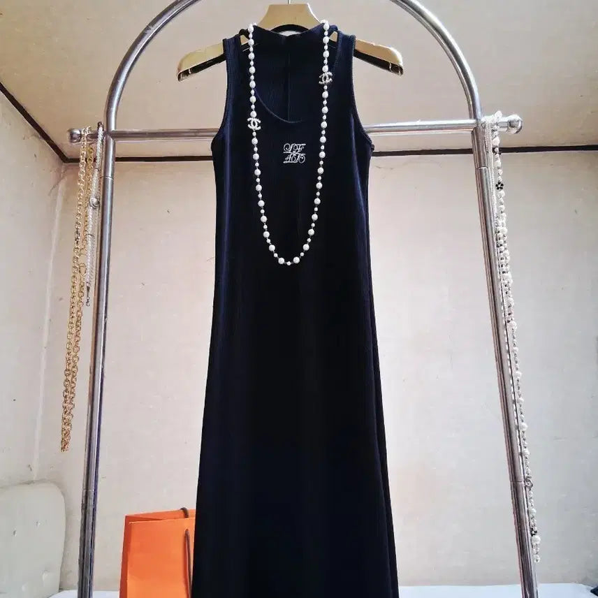 [BUNJANG] Knit Long Dress with Elegant Neckline Design / 목 라인 디자인이 이쁜 니트 롱원피스