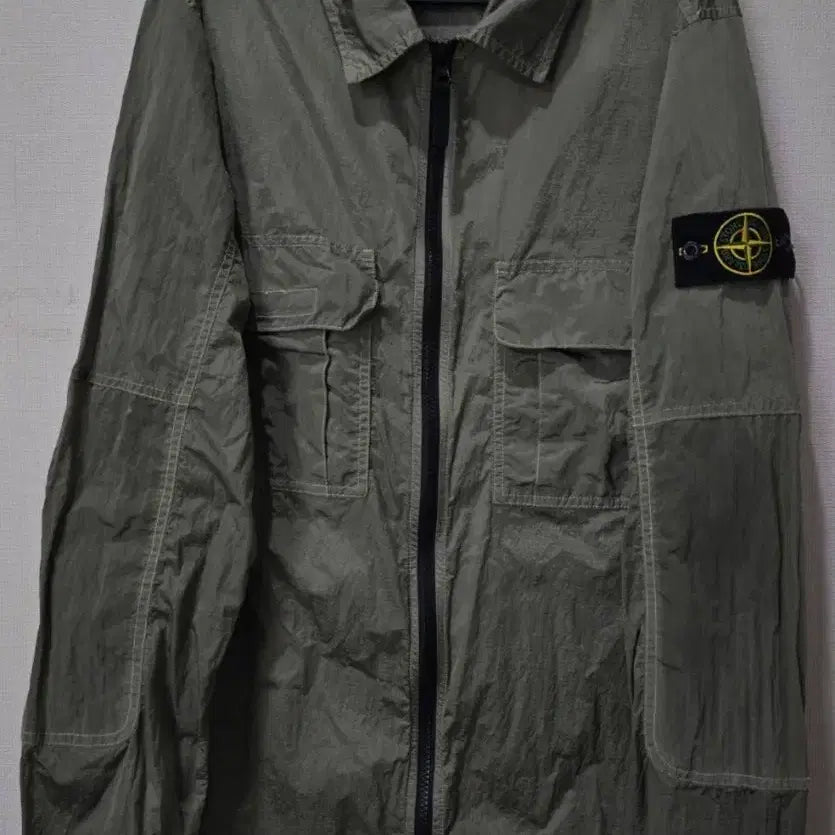 [BUNJANG] Stone Island Nylon Metal Khaki Overshirt L / [백화점판/S급] 스톤아일랜드 나일론메탈 카키 오버셔츠 100/L