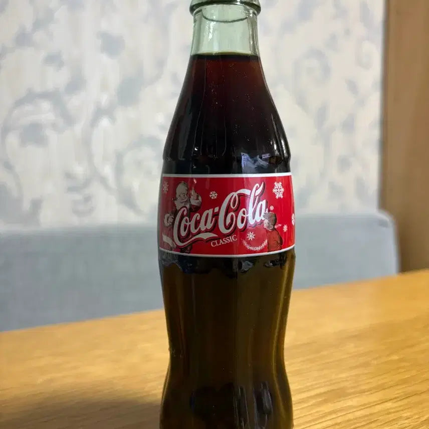 [BUNJANG] Coca-Cola Classic 2000 Christmas Edition Bottle / 미국 코카콜라 클래식 2000년 크리스마스 에디션