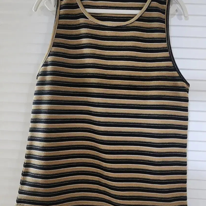 [BUNJANG] Unbranded Striped Sleeveless Knit Top / (새상품) 무지 스트라이프 민소매 니트