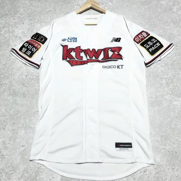 [BUNJANG] KT Wiz New Balance Player Issued Authentic Uniform Jeon Yong-ju #110 / KT위즈 뉴발란스 유니폼 선수지급용 어센틱 전용주