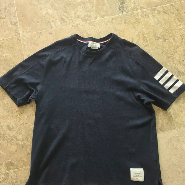 [BUNJANG] Thom Browne Four-Bar Armband Short-Sleeve T-Shirt Navy / 톰브라운 4선 완장 반팔 네이비