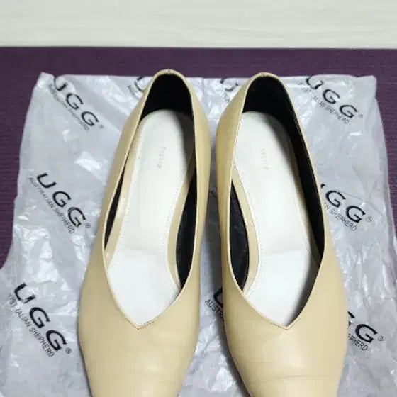 [BUNJANG] SYSTEM Real Leather Flat Shoes Ivory 245 / SYSTEM 리얼가죽 플랫슈즈 245 아이보리