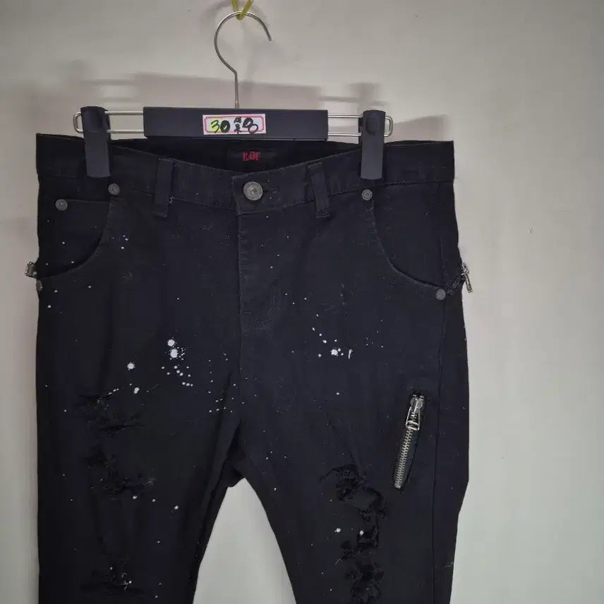 [BUNJANG] Black Painted Destroyed Zipper Pants (Size 30) / 검정색 페인팅 디스트로이드 지퍼 팬츠 30