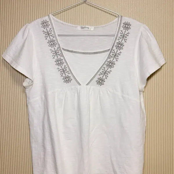 [BUNJANG]  Mori Girl Embroidered Short-Sleeve T-Shirt White / 모리걸 여성 반팔 티셔츠 흰색 자수