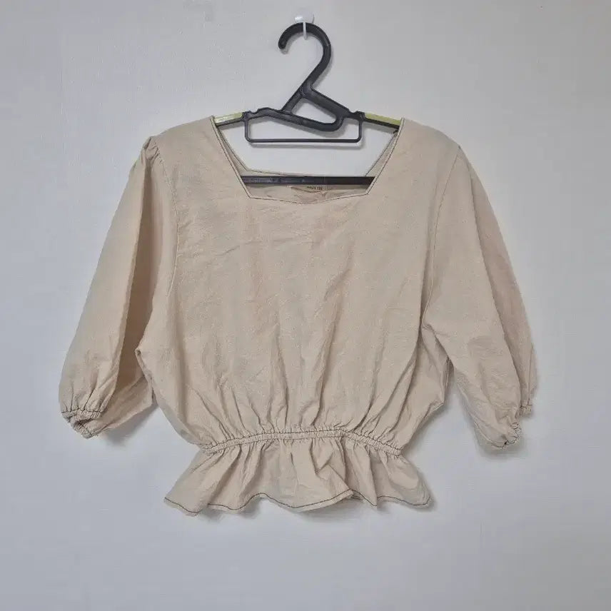 [BUNJANG] Beige Square Neck Puff Sleeve Blouse (Free Size) / 새상품 베이지 스퀘어넥 퍼프 블라우스 free