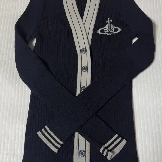 [BUNJANG] Vivienne Westwood Cardigan / 비비안웨스트우드 가디건